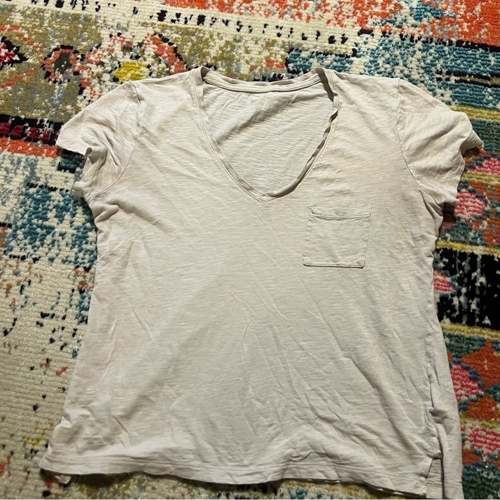 Madewell womens V-neck Tshirt size M cream color